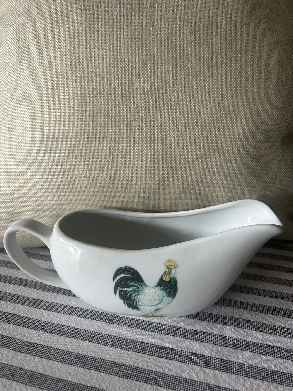 Rooster Oneida Whiteware
Gravy Boat.